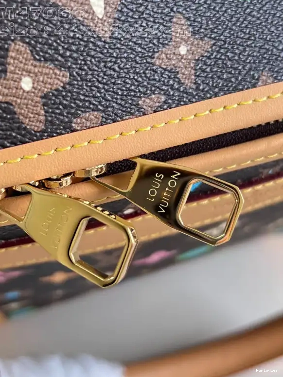 Cheap VUITTON LOUIS Bag-44*32*23CM Dog 0705